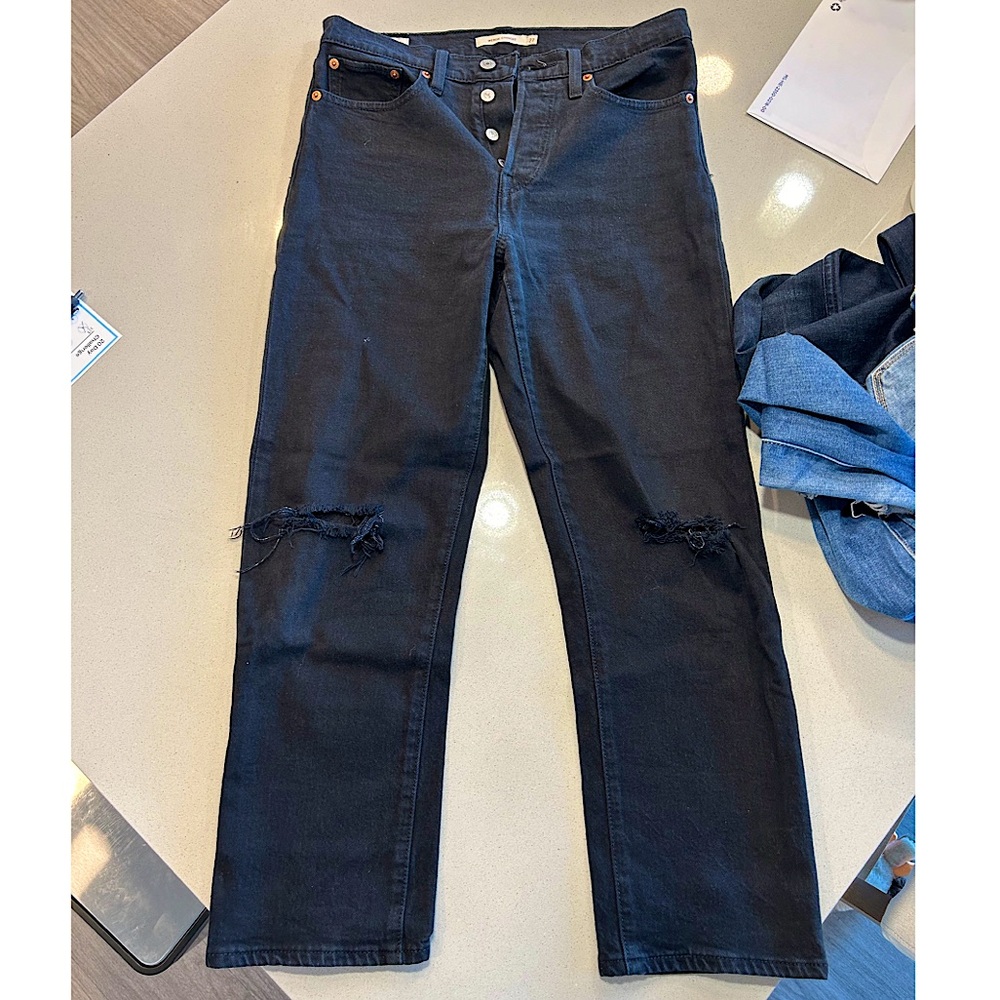 Levi’s Wedgie Straight jeans in black